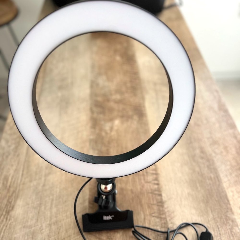 Itek 8 " Ring light with brightness settings